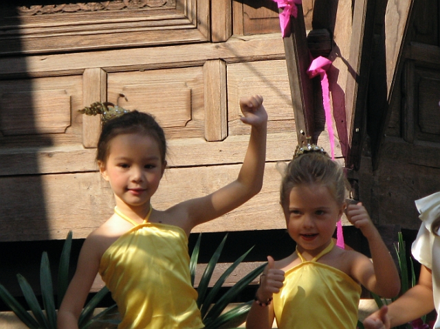 Loy Krathong at ELC Nov 2008